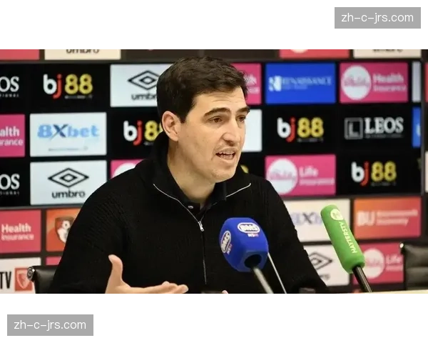 伯恩茅斯中路密集防守显效 伊劳拉针对性部署锁死曼联转换反击